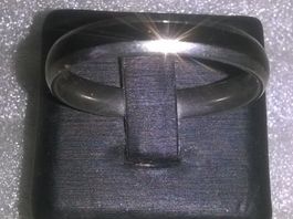 ring edelsthal,,silber farbe mit schwarz gemacht,,,glanzig