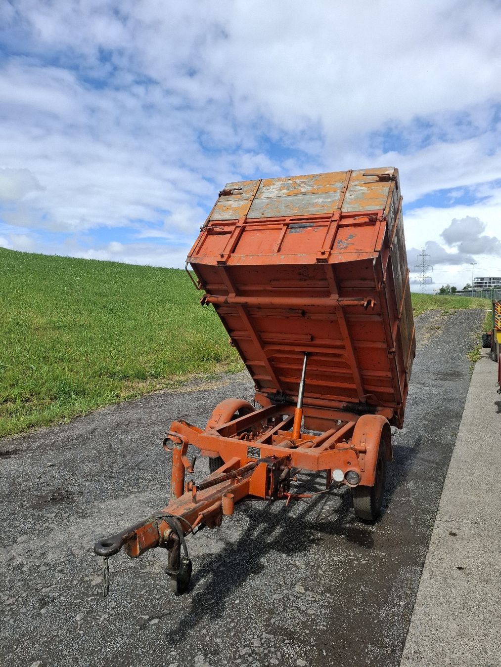 Autoribaltabili: 3 Seiten Kipper – Usato da Menzingen venduto da Fiat80-90 1