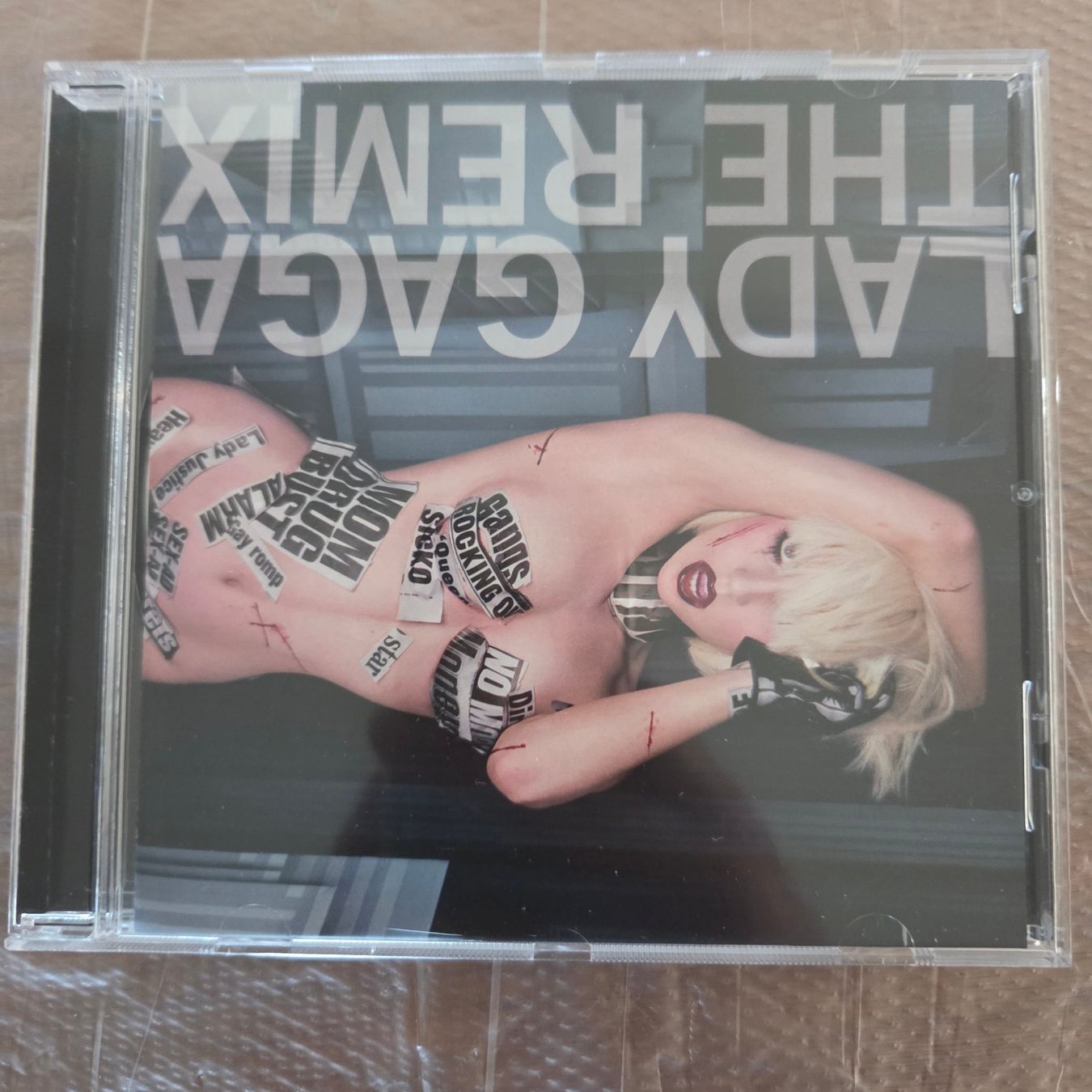 CD: Lady Gaga - The Remix - CD – Nuovo (secondo la descrizione) da Olten venduto da clayrout