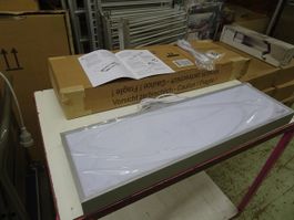 Neues Leuchtregal für Wandmontage