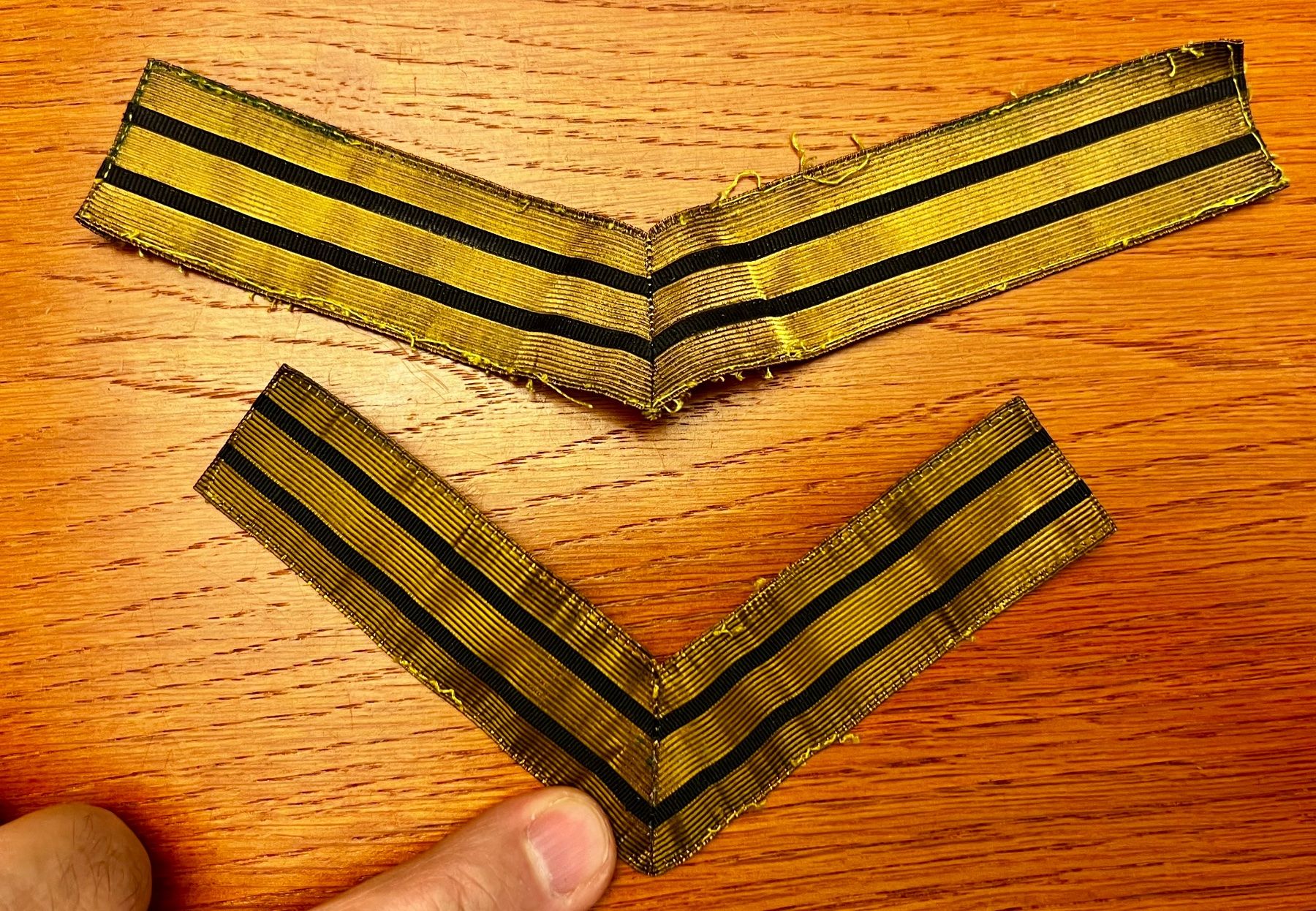 Schweizer Armee Uniformen: Grade  GradAbzeichen kepi Münze Uniform – Gebraucht aus Nyon von 65d45