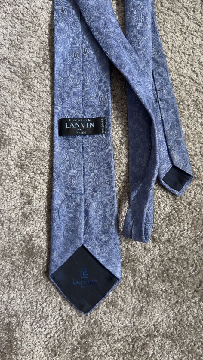 Lanvin Cravates: Cravate LANVIN pour Nestlé 100% soie – D'occasion à Vuippens par Anna_as 1