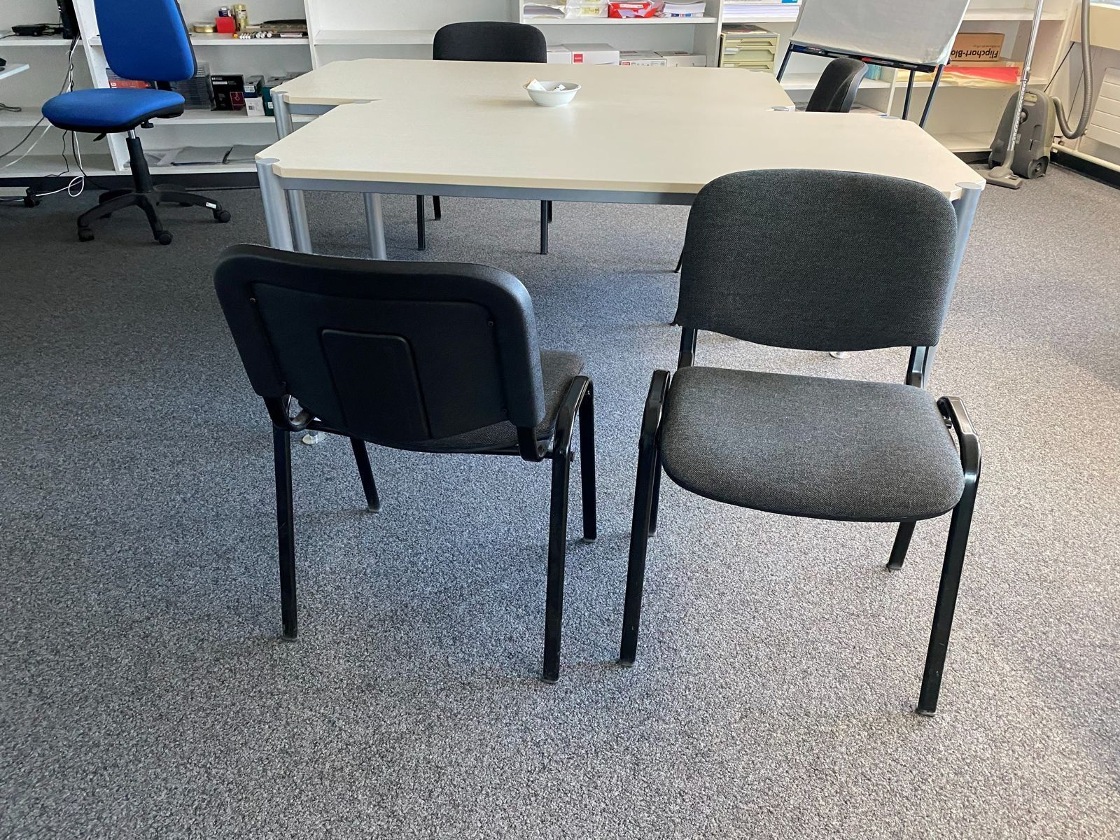 Sedie: 4 Sitzungs-Stühle – Usato da Worb venduto da Tom123bern
