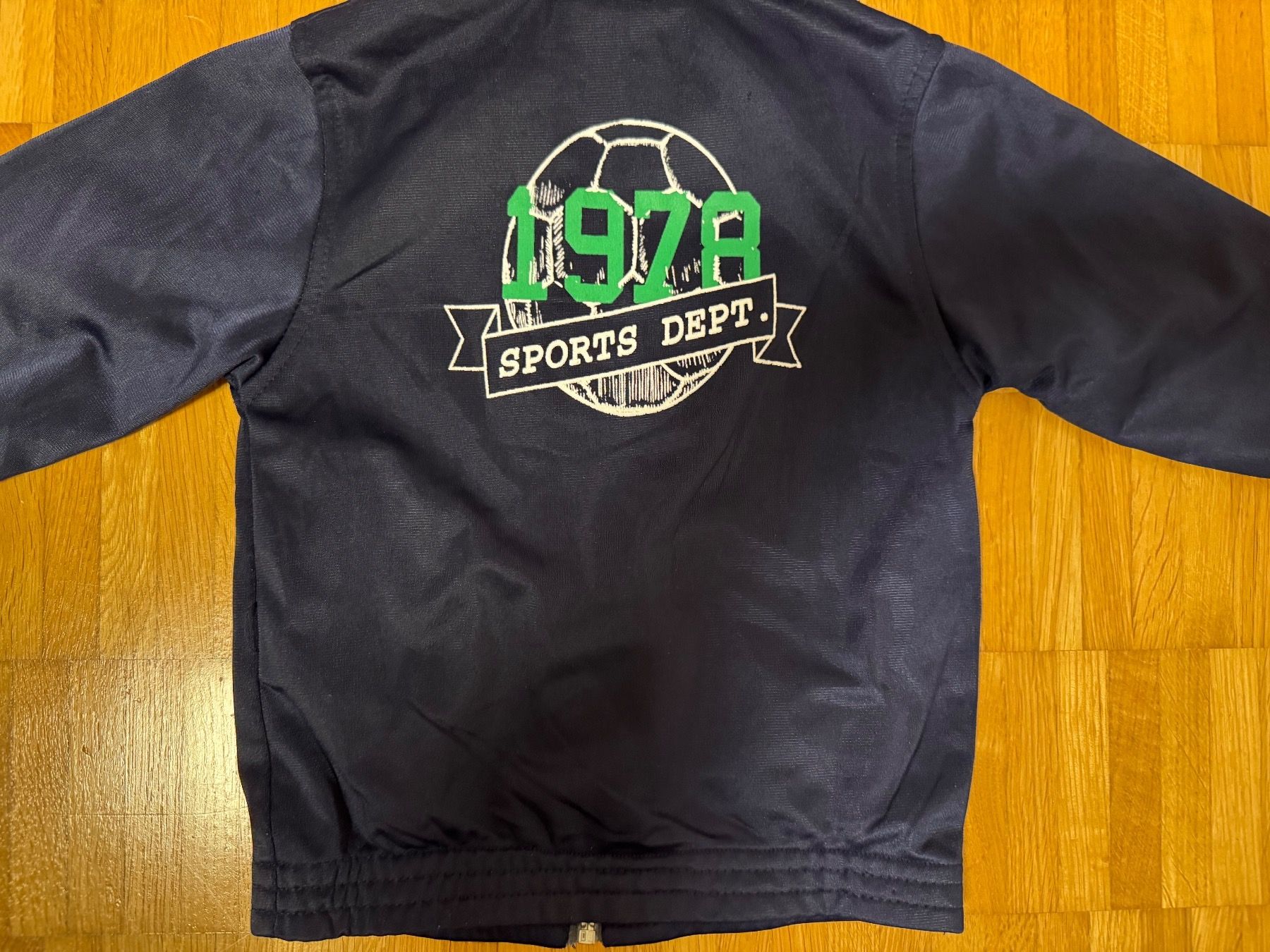Maglioni & Felpe: Sportliche Übergangsjacke Gr. 98 – Usato da Jona venduto da Good_luck1_ 5