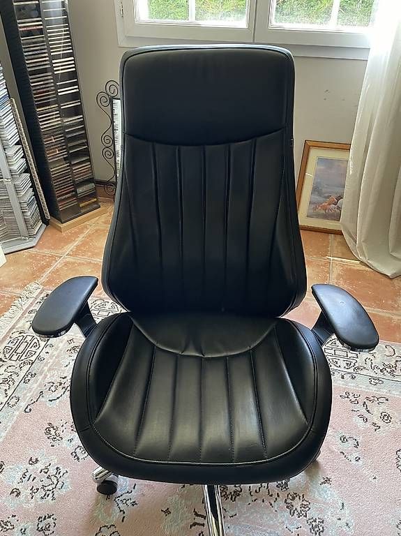 Stühle: Chaise de bureau 100% cuir véritable Pfister - Excellent. – Gebraucht aus Onex von jef_8d6k
