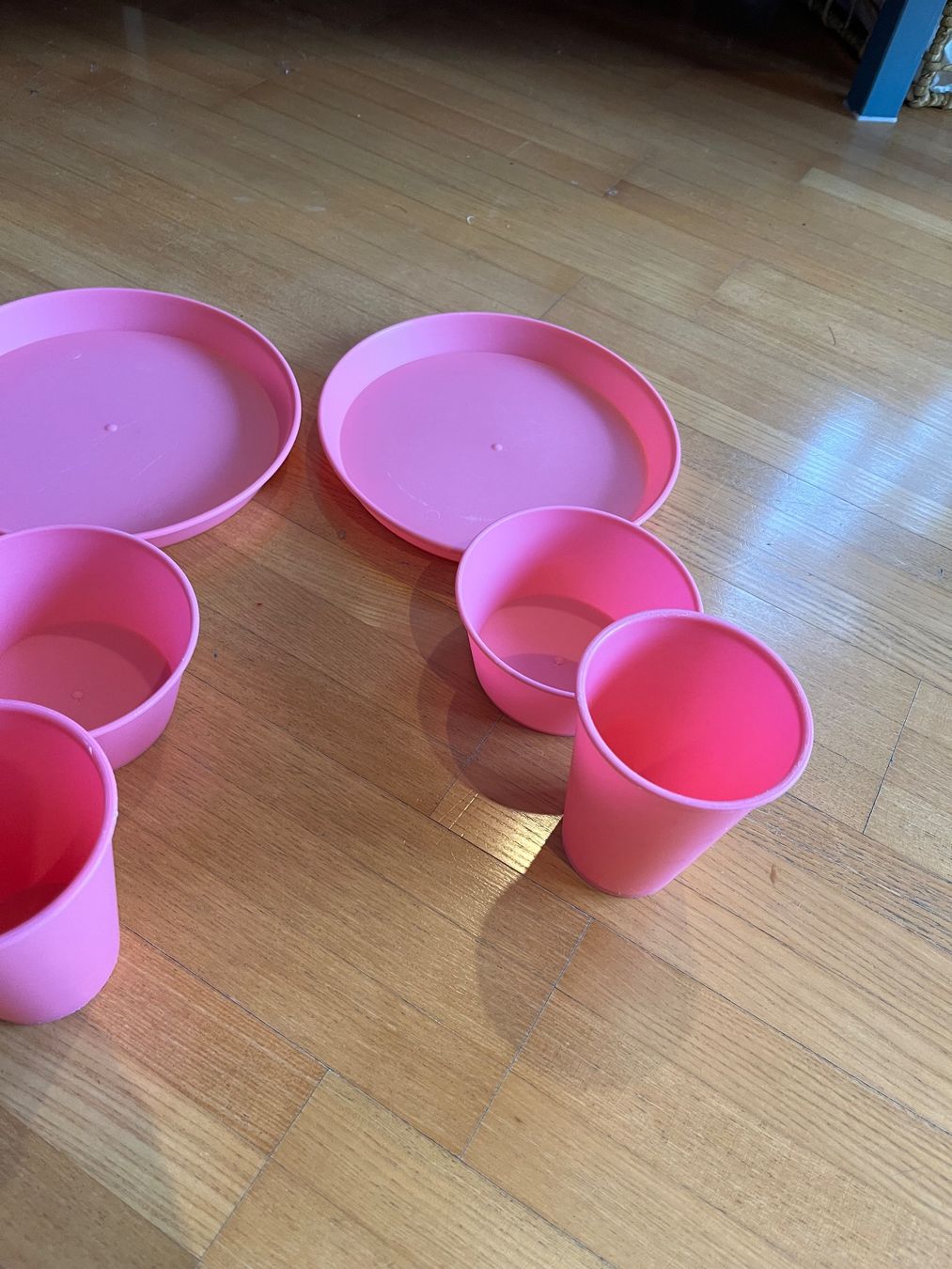 Set di piatti: 4er-Pack Schüssel, Teller und Becher aus Kunststoff – Usato da Umiken venduto da deb_57xk 3
