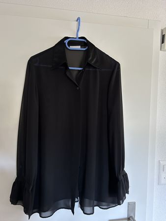 Schwarze Bluse mit Volantärmel – Ideal für den Herbst!