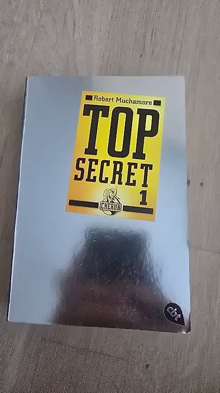 Livres: Top Secret – D'occasion à Uster par Batur.C