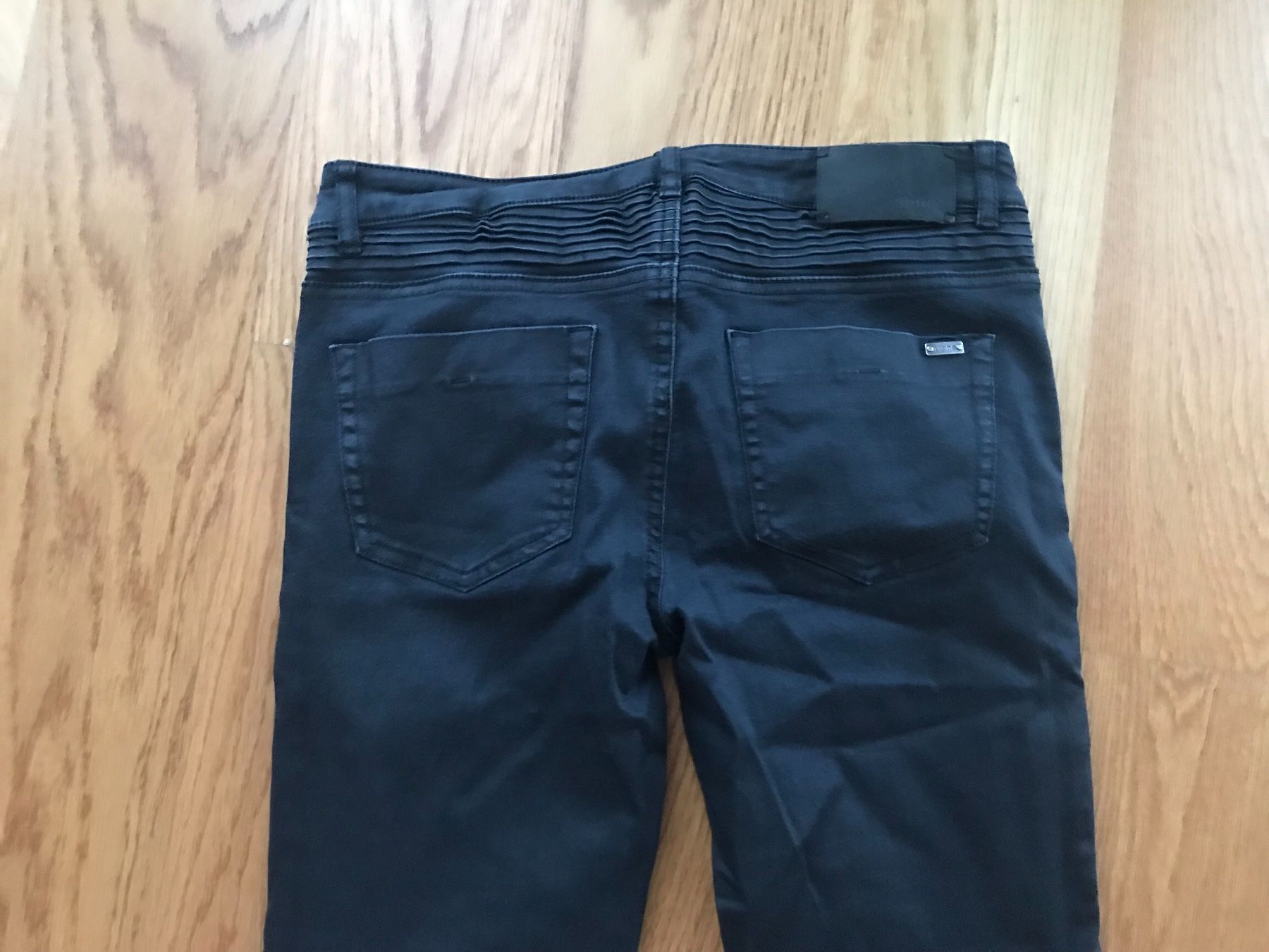Jeans: Tigha Jeans – Usato da Unteriberg venduto da fae_2gz2 2