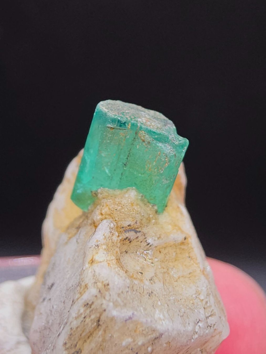 Minerali & Pietre curative: Gemmy Emerald , Coscuez Mine, Columbia – Usato da Figino venduto da minshop 5