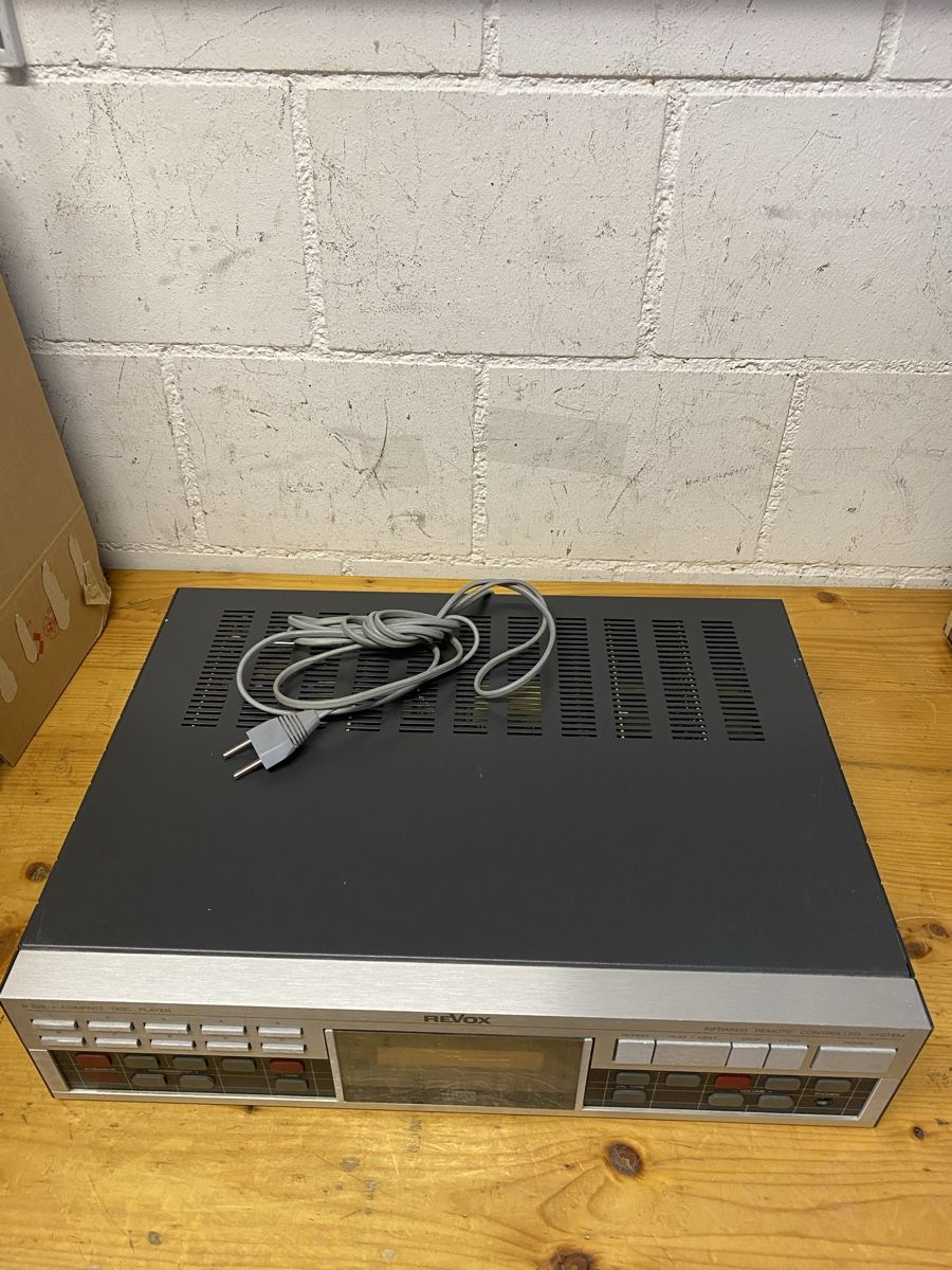 Revox Receiver: Revox B251, B261, B225 – Defekt aus Luzern von Harikan 3