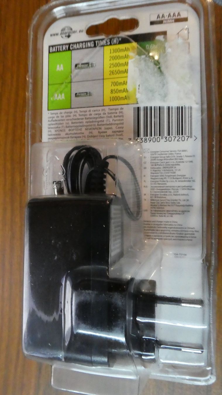 Batterie: Energizer-Akkuladegerät AA und AAA NiMH – Nuovo e nell'imballaggio originale da Lausen venduto da Vectrex1 1