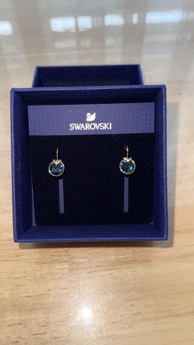 Swarovski Orecchini pendenti & Orecchini a lobo: Swarovski Ohrringe Bella V Drop-Ohrhänger – Nuovo (secondo la descrizione) da St. Gallen venduto da mer_jnb8