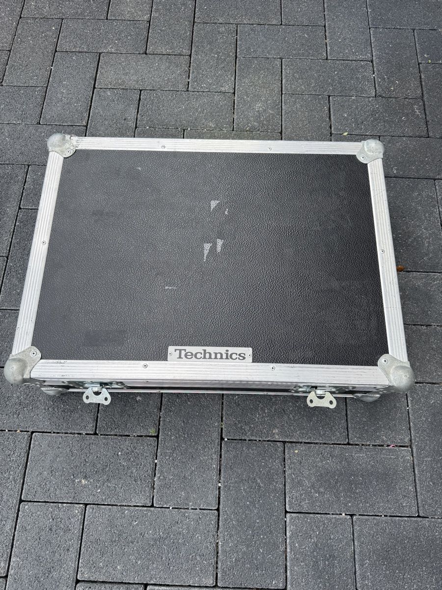 Valigie: Technics Flightcase gebrauchter Zustand – Usato da Rüdtligen venduto da Blibxsung