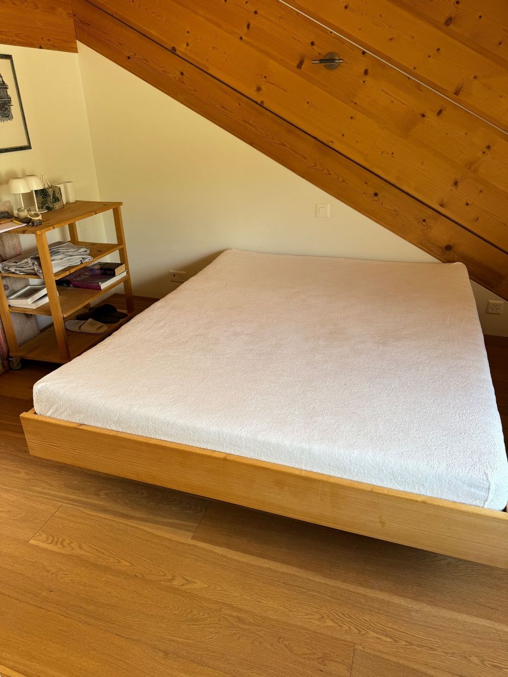 Betten: Doppelbett mit Matratze 160cm x 200cm – Gebraucht aus Celerina/Schlarigna von 2406ca