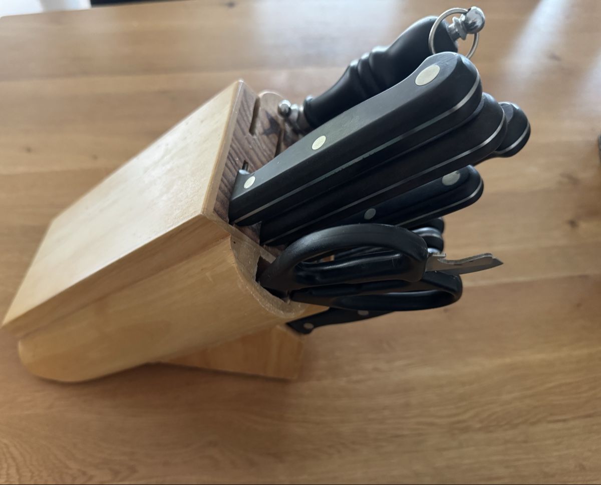 Messer: Messerblock mit Messern und Schere – Gebraucht aus Winkel von Schorley 1