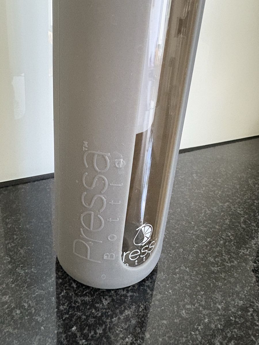 Borracce & Thermos: Trinkflasche PressaBottle 0.7l, anthrazit – Usato da Zwillikon venduto da Eni88 3