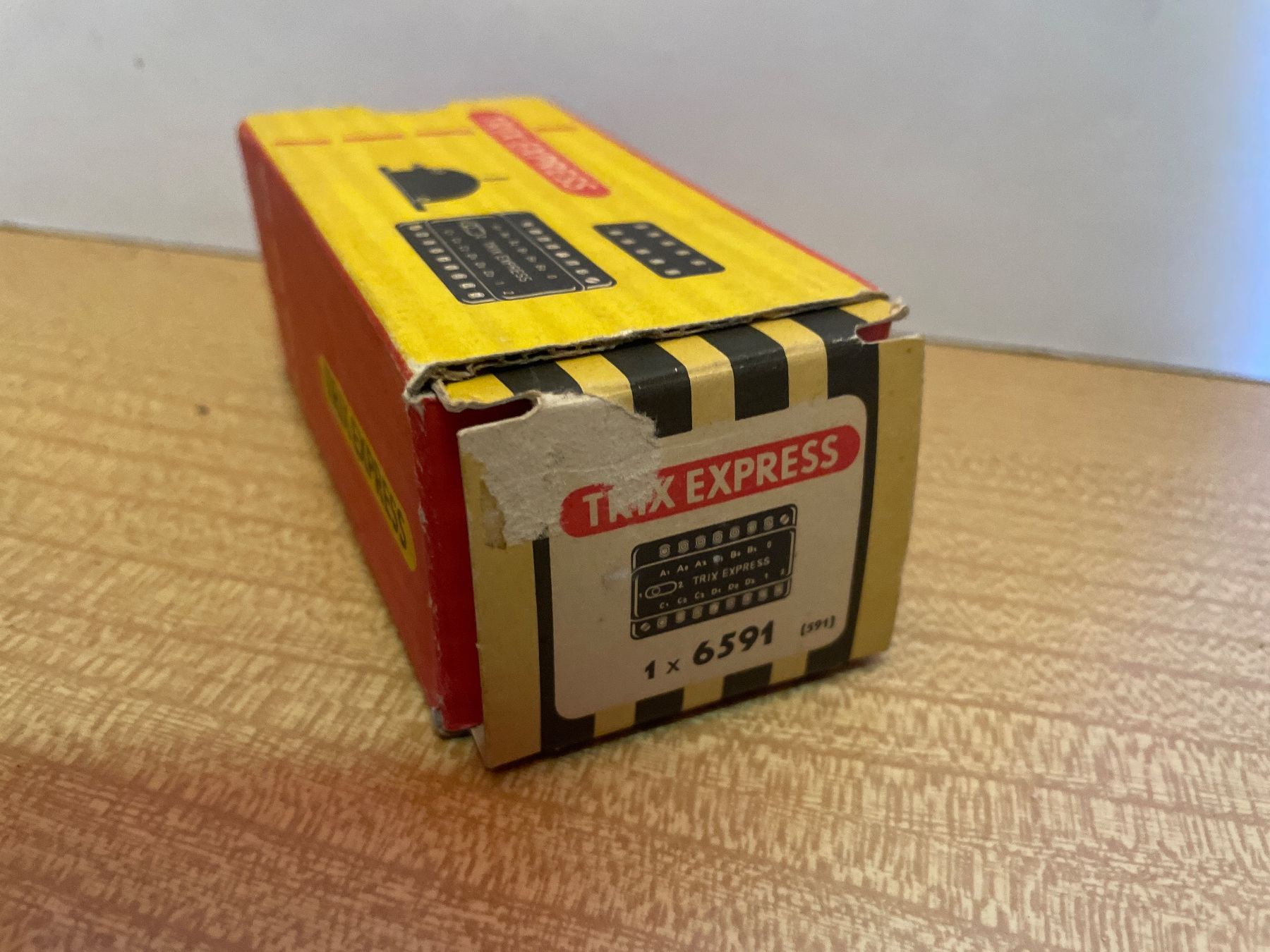 Trix Modellini di ferrovie: Trix Express H0 Shell Kesselwagen – Usato da Suhr venduto da Daneli7 5