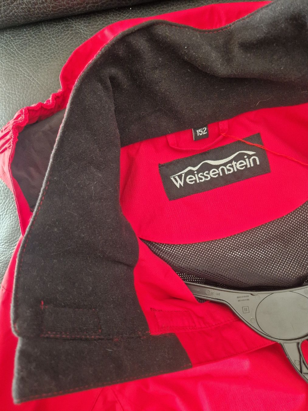 Giacche: Veste Weissenstein rouge, taille 152 k-way – Usato da Penthaz venduto da Sosotroc 2