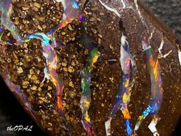 theOPAL *** FARBENFROHER BOULDER MATRIX OPAL 18,72ct ***