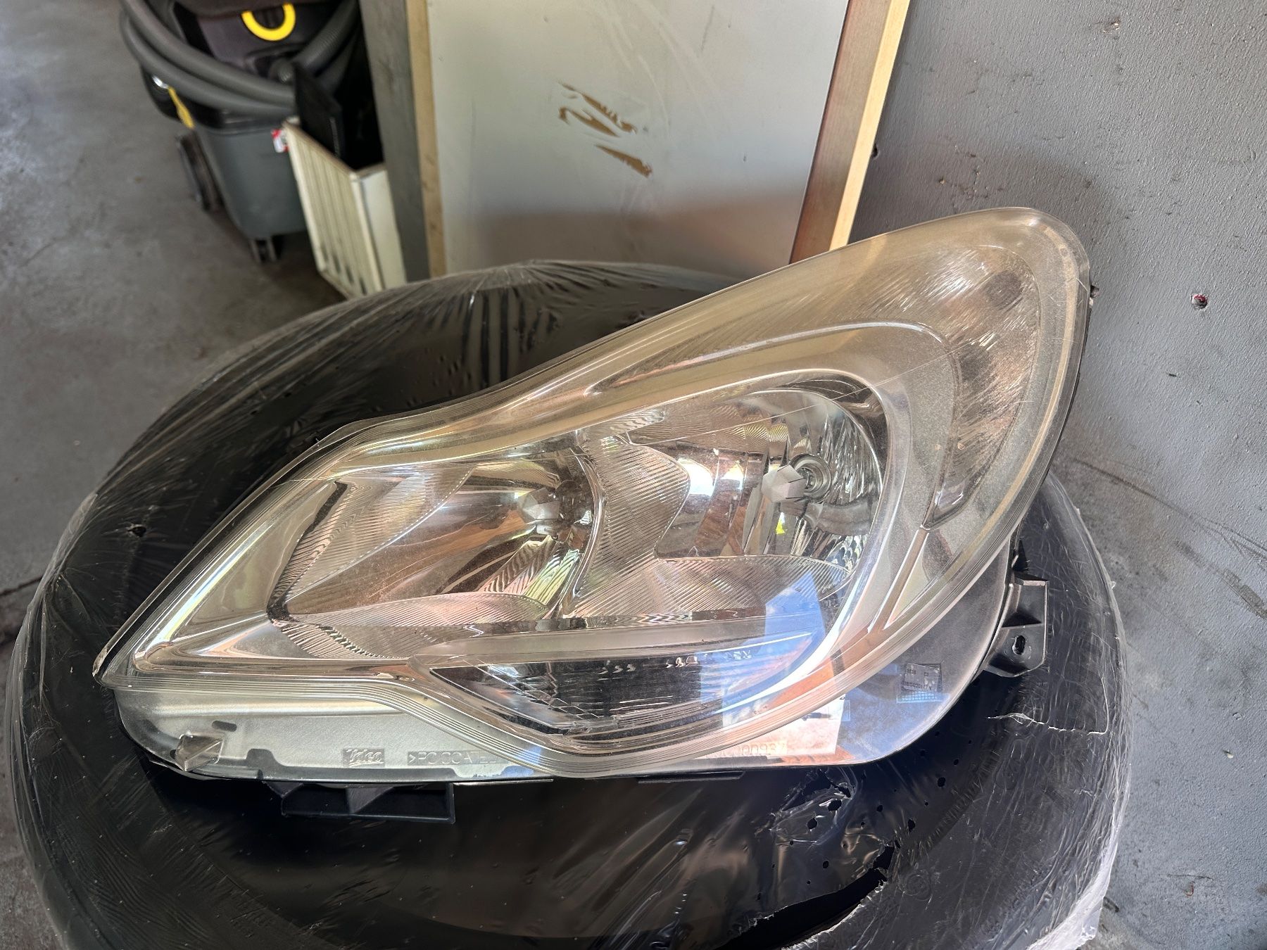 Opel Fari: Opel Corsa D Scheinwerfer links, gebraucht, – Usato da Oensingen venduto da 071089 1