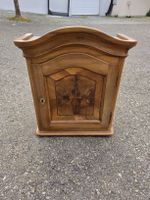 Eckschrank, Massivholz Nussbaum, Vintage Stil, kein Schlüsse