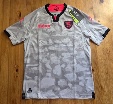 US Salernitana Trikot Zeus NEU Gr. M Calcio Italien Fussball