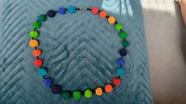 Kette mit Fimokugeln, Regenbogenfarben