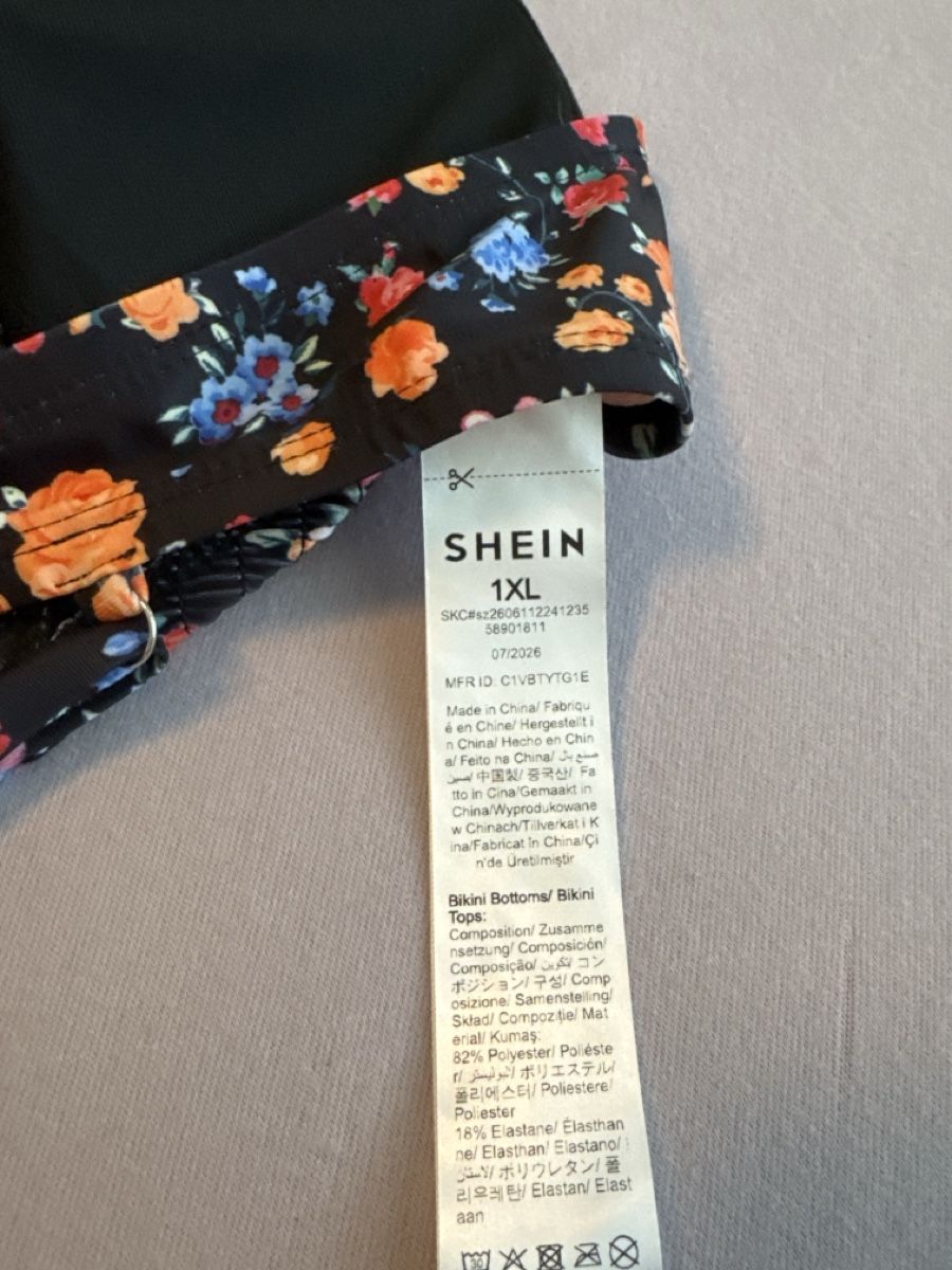 Costumi da bagno & Bikini: Bikini Oberteil Blumenprint, Grösse XL, neu – Nuovo (secondo la descrizione) da Thun venduto da Vans_98 5