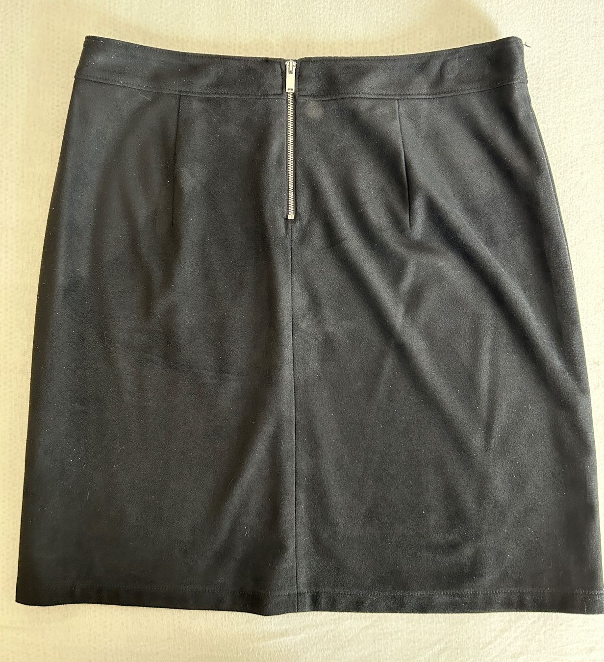 Esprit Gonne: Schwarzer ESPRIT Rock in Wildlederoptik, Gr. 40 – Nuovo (secondo la descrizione) da Pfäffikon ZH venduto da the4mos 1