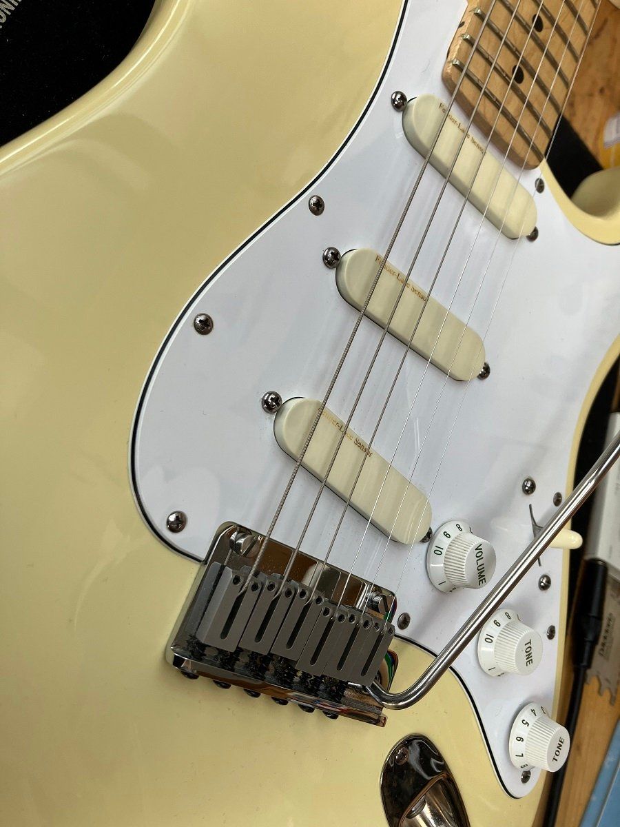 Fender Strumenti musicali: Fender Stratocaster Plus 1988 – Usato da Zofingen venduto da bjmusic 1