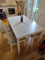 Table pour salle à manger et 4 chaises