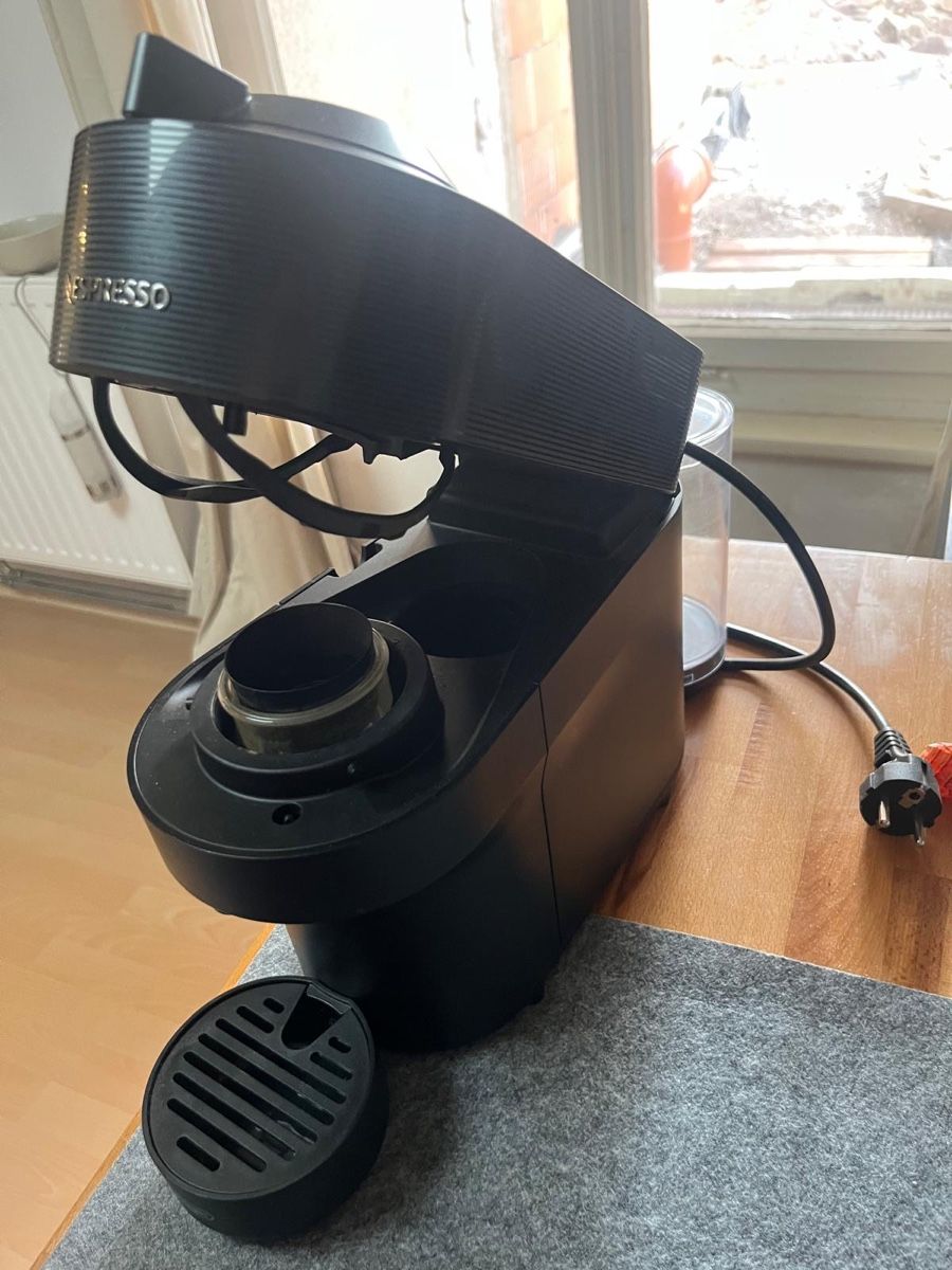 Nespresso Machines à café & Machines à expresso: Nespresso Vertuo + Kapseln – D'occasion à Zufikon par san_qx2z 1