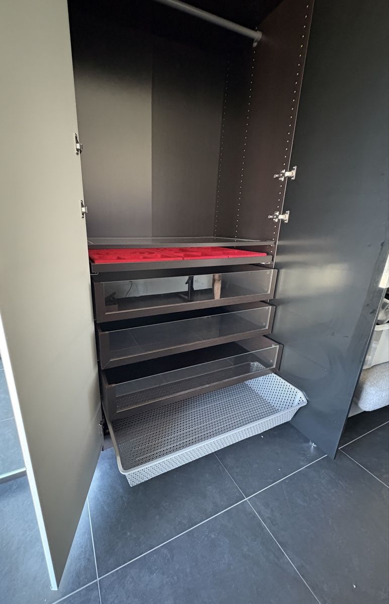 Armoires: Kleiderschrank – D'occasion à Aesch BL par ang_6x29 1