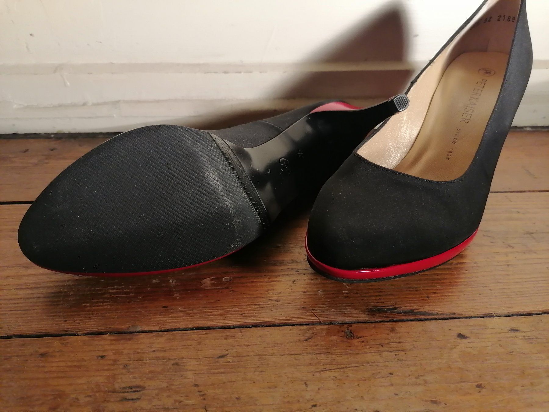 Kaiser Scarpe da donna: Peter Kaiser, black/red, Pumps, Grösse 6 1/2 – Usato da Basel venduto da Melodrom 1