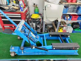 Hydraulischer Motorradheber