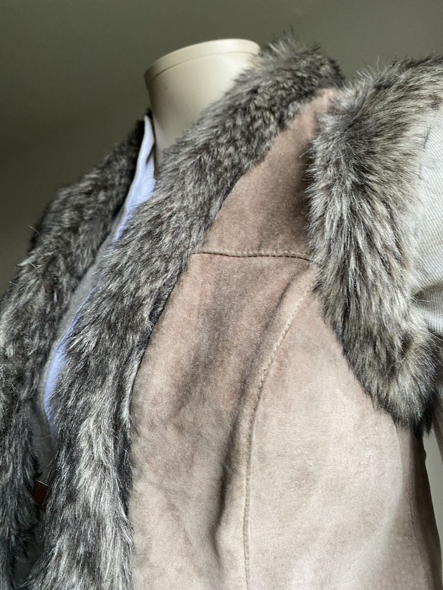 Gilet & Giacche senza maniche: Gilet en daim et fourrure – Usato da Clarens venduto da Piluka 2