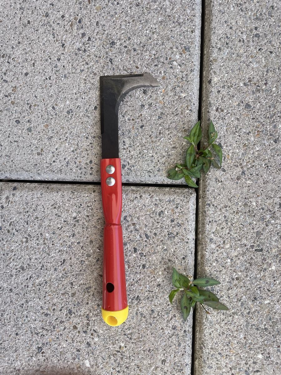 Alle Werkzeuge: Fugenkratzer mit rotem Griff – Gebraucht aus Thalwil von Andieg 1