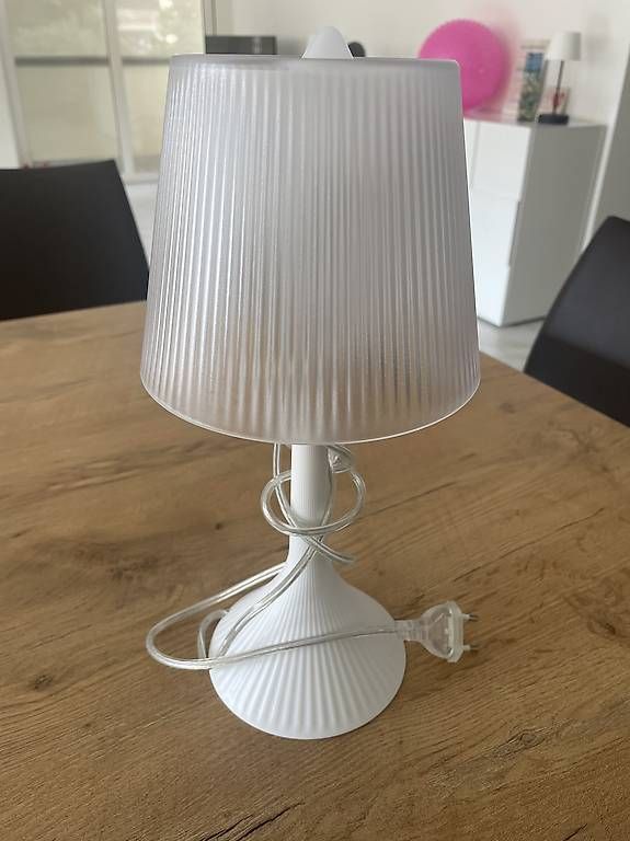 Lampade: Vesta home - lampada da tavolo bianca – Usato da Mendrisio venduto da mar_ws8b