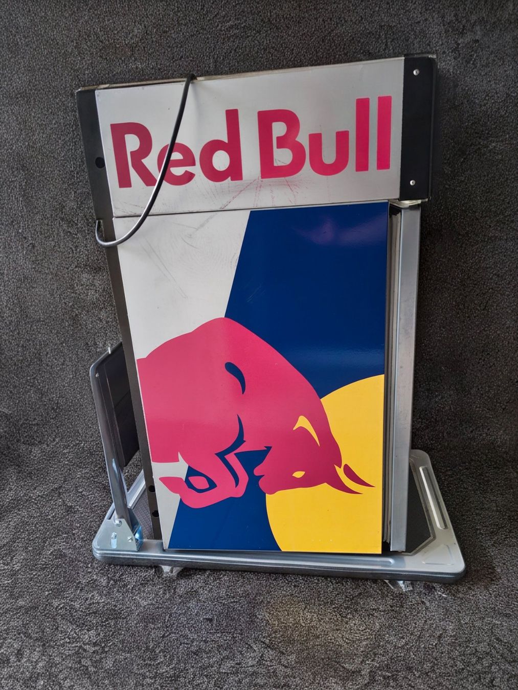 Red Bull Frigoriferi: Red Bull Kühlschrank gross – Usato da Niederrohrdorf venduto da MystoganZ 3