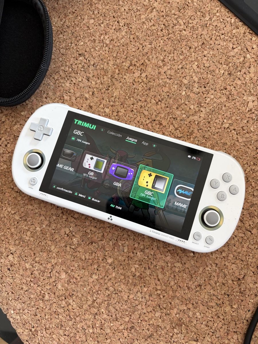 Console: Console Trimui Smart Pro blanc neuve – Usato da La Chaux-de-Fonds venduto da eli_s72t