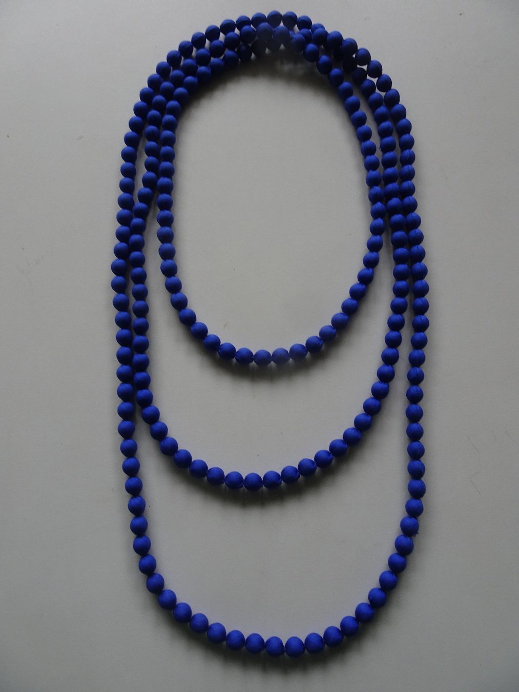 Catenine: Kette aus blauer Seide – Usato da männedorf venduto da purzelchen