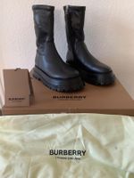 BURBERRY: OVP-Luxuriöse schwarze Leder-Boots, NP $1050, 37,5