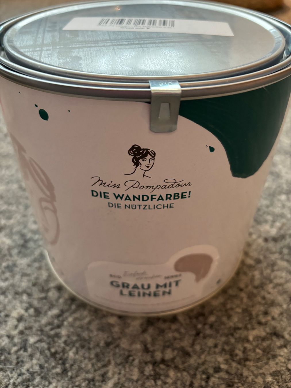 Colori: Miss Pompadour, Wandfarbe, Grau mit Leinen – Usato da Glis venduto da Lisal