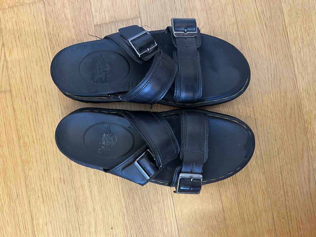 Dr. Martens Damenschuhe: Dr. Martin Sandalen schwarz – Gebraucht aus Zürich von fabuulois 4
