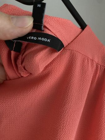 Vero Moda Bluse Grösse M Koralle – Sommerlich Frisch!