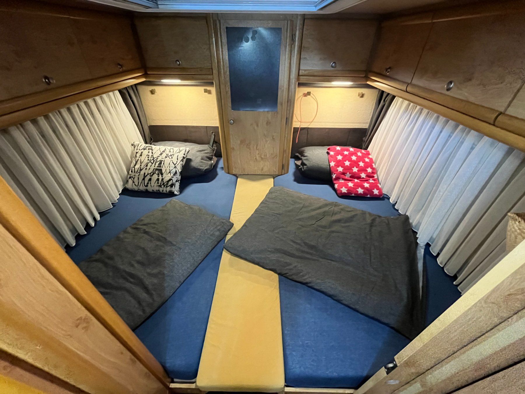 Mercedes-Benz Veicoli da campeggio: Carthago / MB Sprinter 616cdi / 3 Gurtplätze / C1 – Usato da Spreitenbach venduto da Solo0815 3