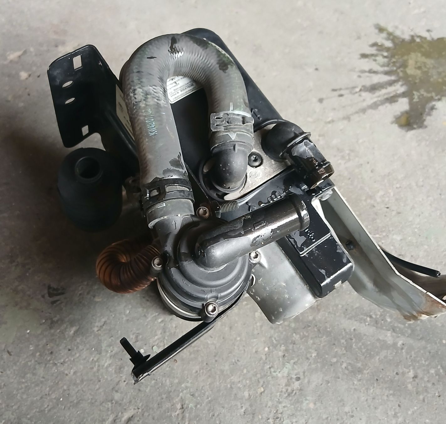 Land Rover Tutti pezzi di ricambio auto: Webasto Range Rover L320 TDV8  – Usato da la heutte venduto da Auto-stock 1