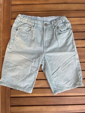 Kurze Jeanshose, grau-grün, Gr 134