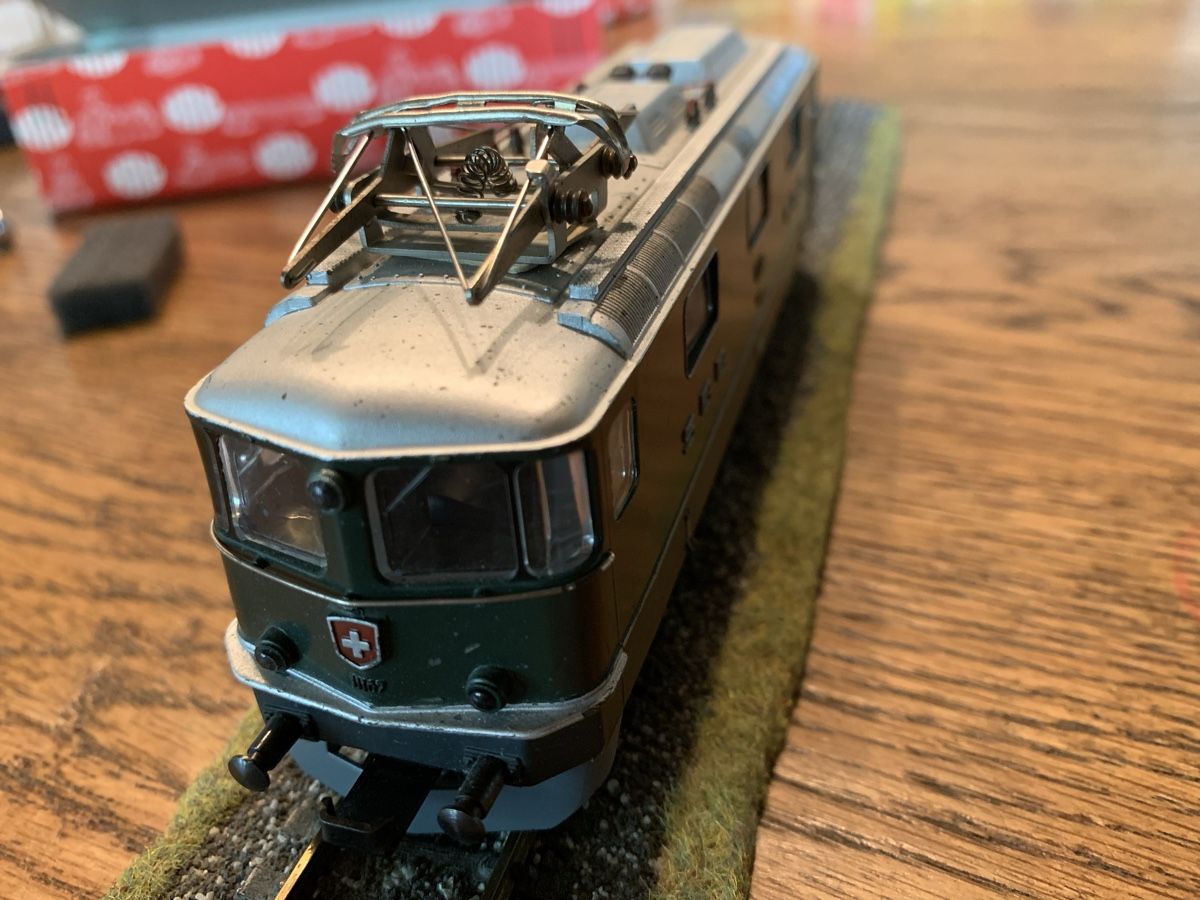 Hag Modellini di ferrovie: HAG SBB Re 4/4, älteres Model mit Digital Decoder ,Nr.H20 – Usato da Winden venduto da EmilNeu 4